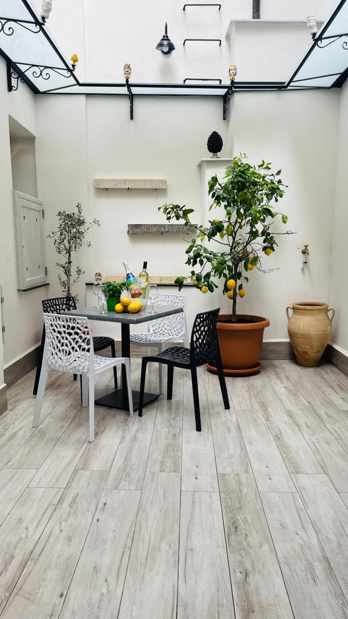 Casa Vacanze Donna Mariacarme' Palermo Exterior foto
